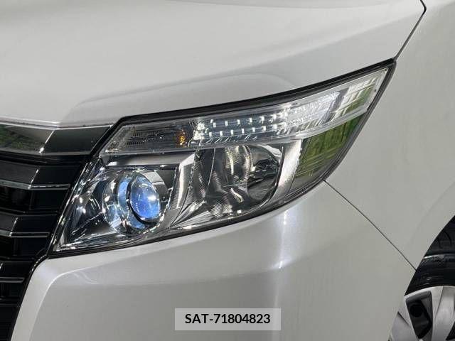 Toyota NOAH 2016-03 377171-12