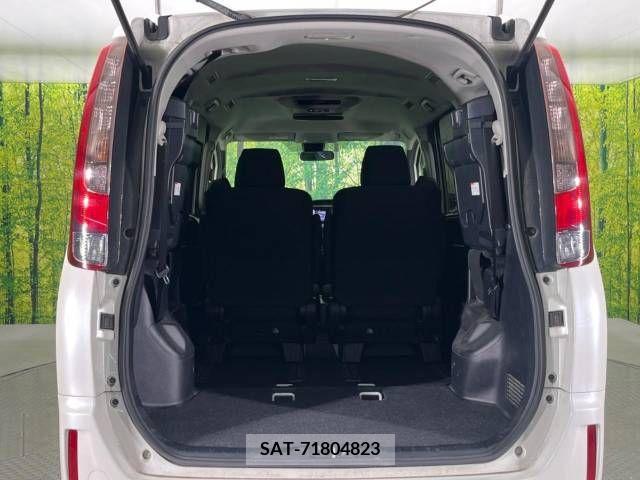 Toyota NOAH 2016-03 377171-11