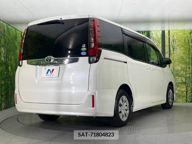 Toyota NOAH 2016-03 377171-17