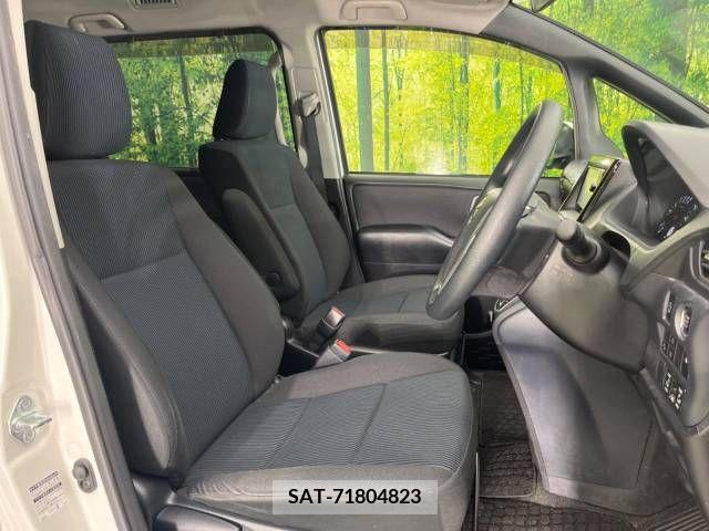 Toyota NOAH 2016-03 377171-8