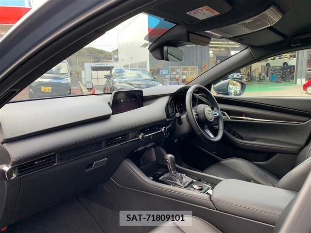 Mazda MAZDA3 2019-08 223879-20