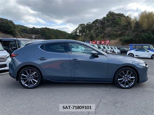 Mazda MAZDA3 2019-08 223879-14
