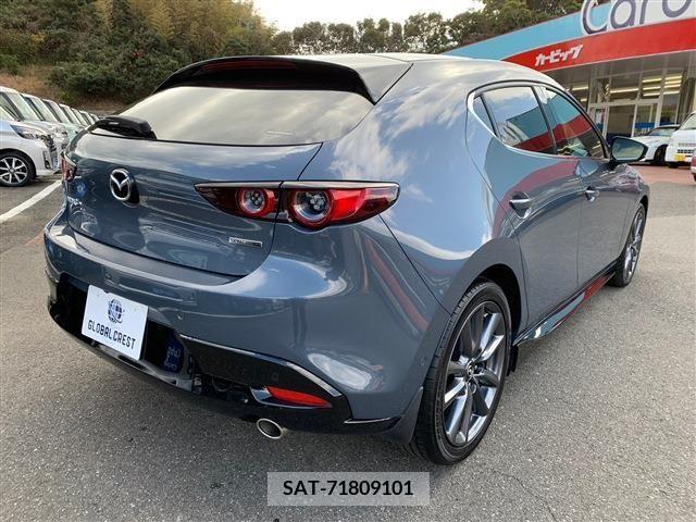 Mazda MAZDA3 2019-08 223879-2