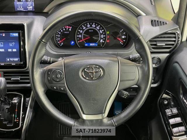 Toyota VOXY 2018-02 341540-11