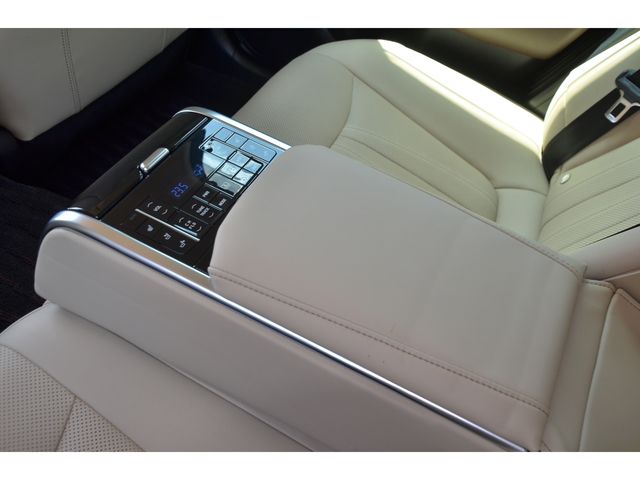 Toyota CROWN SEDAN 2018-08 2743-17