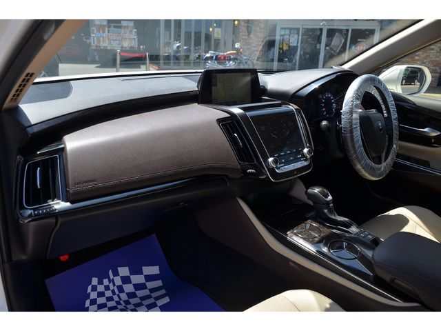 Toyota CROWN SEDAN 2018-08 2743-14
