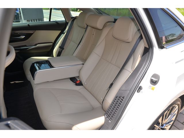 Toyota CROWN SEDAN 2018-08 2743-16