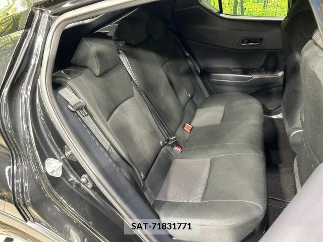 Toyota C-HR 2019-08 237150-9