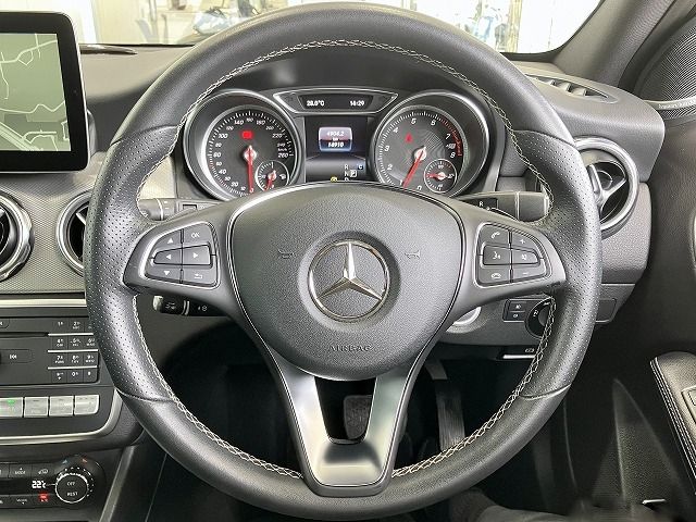 Mercedes Benz GLA-CLASS 2017-11 4140-9