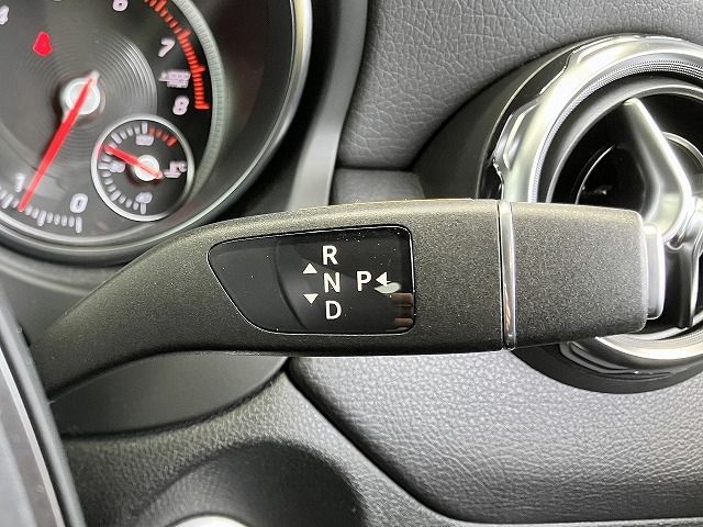 Mercedes Benz GLA-CLASS 2017-11 4140-10