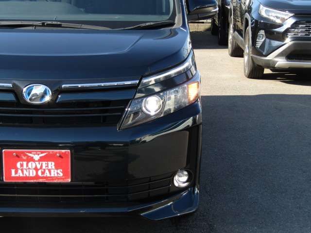 Toyota VOXY HYBRID 2014-12 15967-4