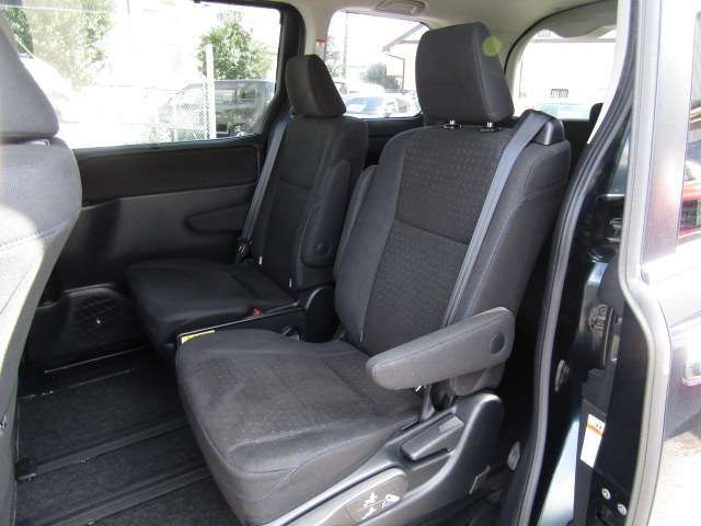 Toyota VOXY HYBRID 2014-12 15967-14