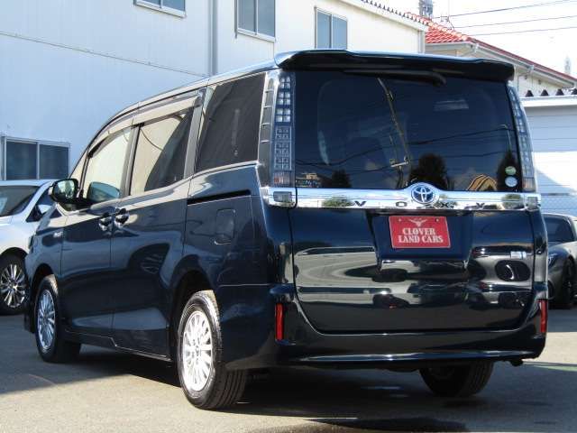 Toyota VOXY HYBRID 2014-12 15967-19