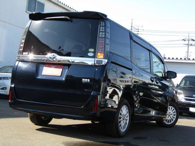 Toyota VOXY HYBRID 2014-12 15967-2
