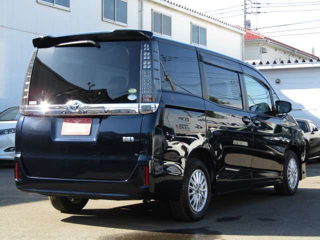 Toyota VOXY HYBRID 2014-12 15967-18