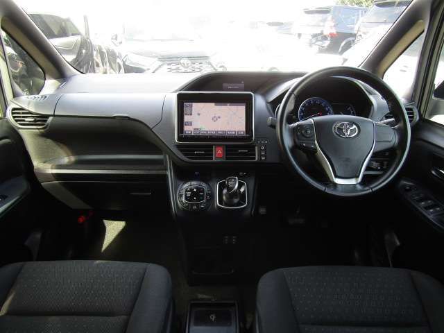 Toyota VOXY HYBRID 2014-12 15967-8
