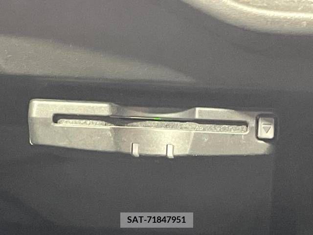 Nissan NOTE 2015-08 365459-4
