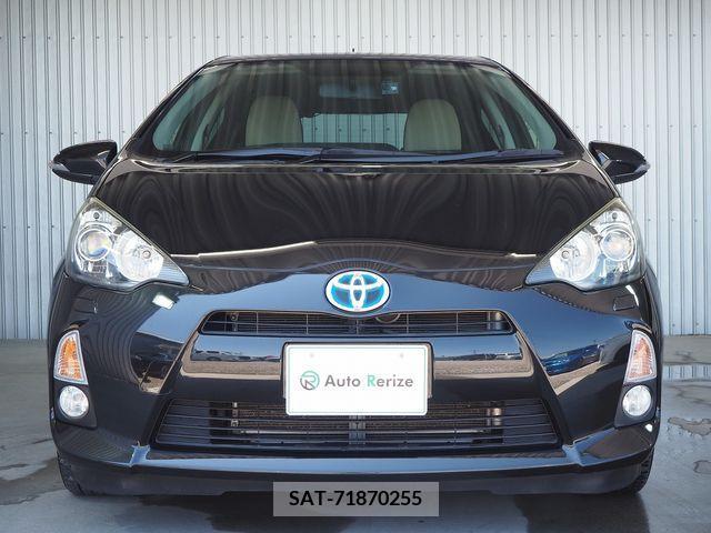 Toyota AQUA 2013-02 292140-1