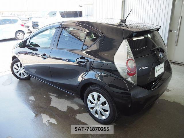 Toyota AQUA 2013-02 292140-4