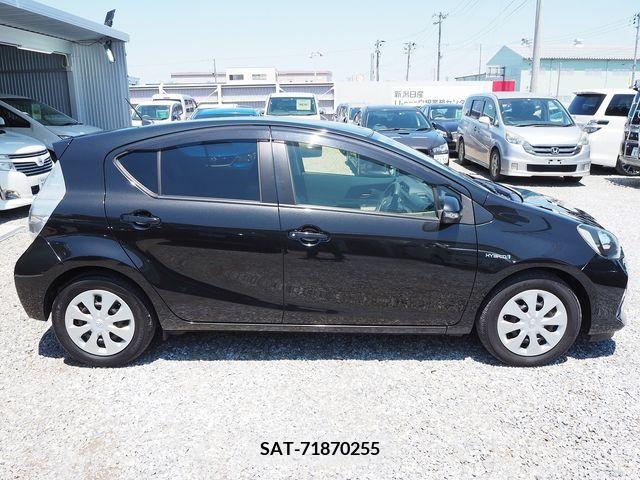 Toyota AQUA 2013-02 292140-5
