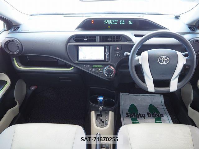 Toyota AQUA 2013-02 292140-7