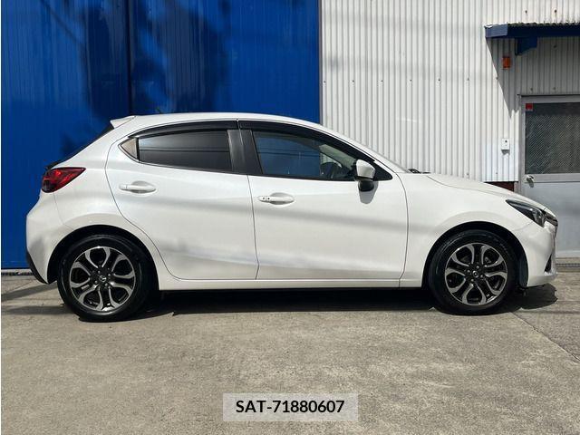 Mazda DEMIO 2015-12 267562-14