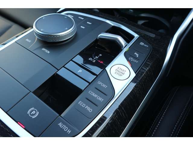 Bmw 3 SERIES 2022-10 7215-18