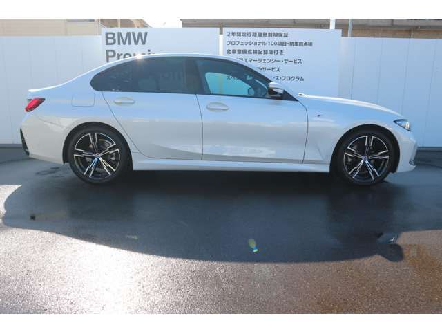 Bmw 3 SERIES 2022-10 7215-3