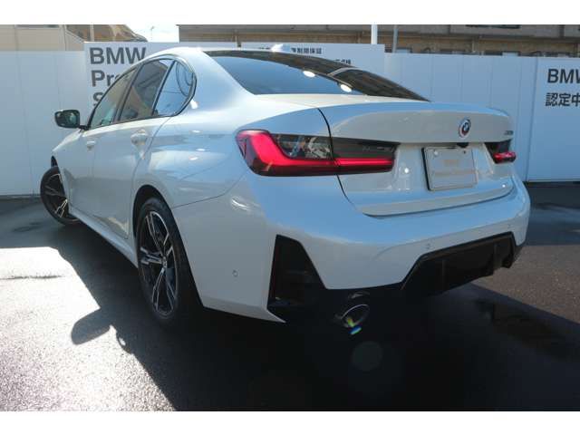 Bmw 3 SERIES 2022-10 7215-6