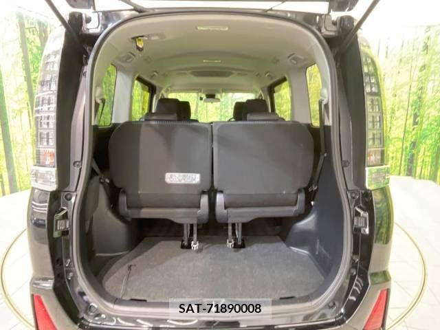 Toyota VOXY 2016-03 230391-11