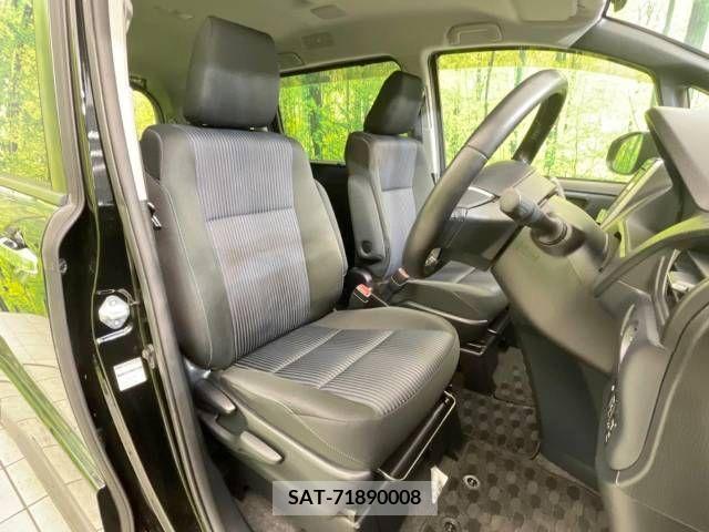 Toyota VOXY 2016-03 230391-8