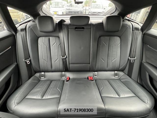 Audi A7 2022-06 383032-23