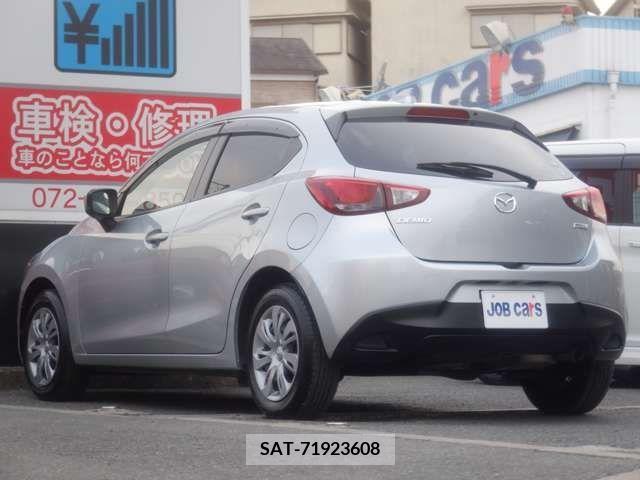 Mazda DEMIO 2017-01 267676-2