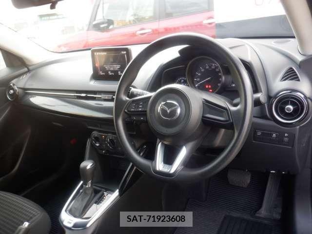 Mazda DEMIO 2017-01 267676-11