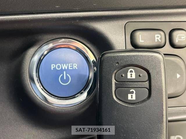 Toyota AQUA 2018-05 236448-7