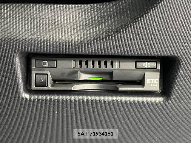 Toyota AQUA 2018-05 236448-5