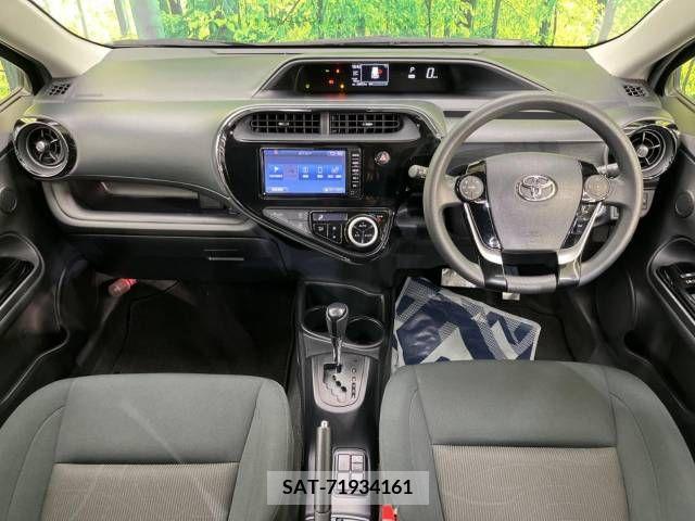 Toyota AQUA 2018-05 236448-1