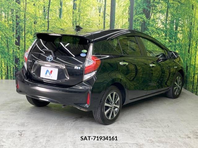 Toyota AQUA 2018-05 236448-17