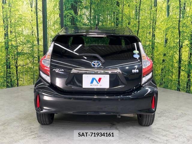 Toyota AQUA 2018-05 236448-15