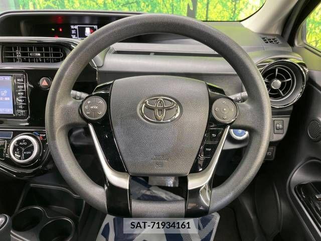 Toyota AQUA 2018-05 236448-11