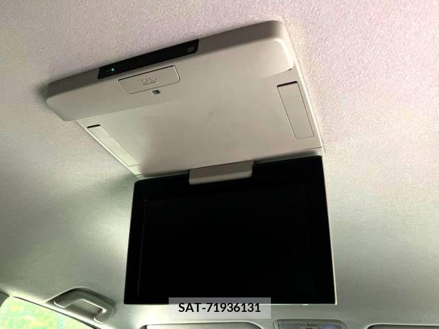 Toyota NOAH 2013-05 321343-3