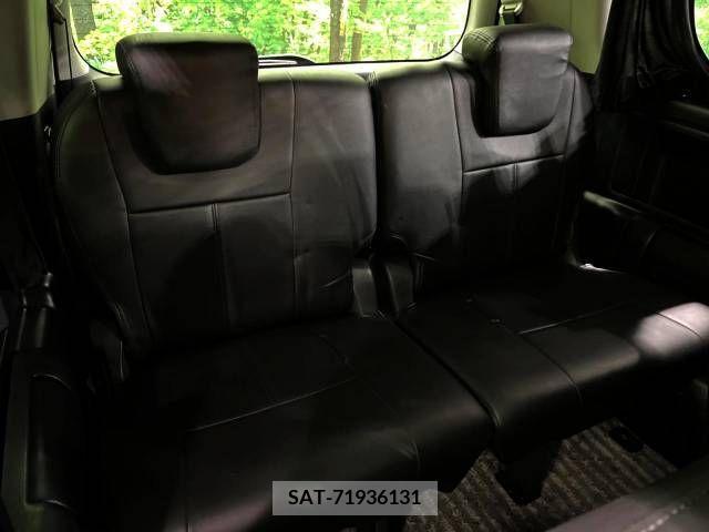 Toyota NOAH 2013-05 321343-9