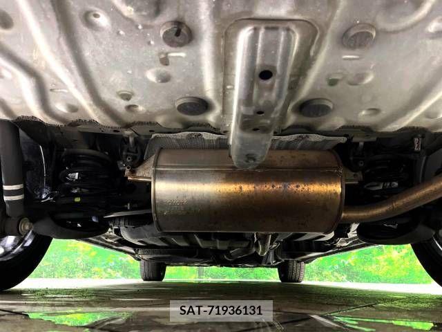 Toyota NOAH 2013-05 321343-19