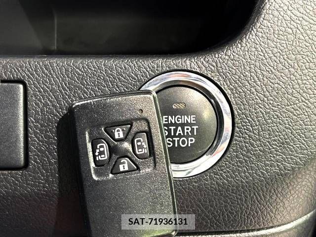 Toyota NOAH 2013-05 321343-7