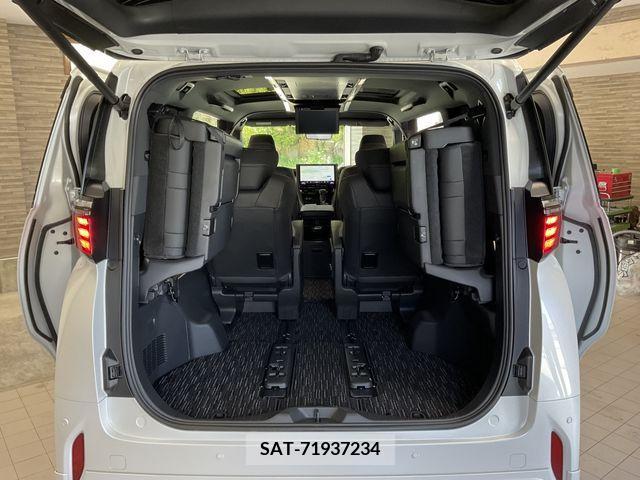 Toyota ALPHARD 2023-10 258877-19