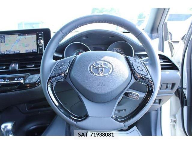 Toyota C-HR 2017-08 264067-16