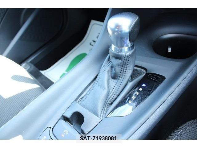 Toyota C-HR 2017-08 264067-15