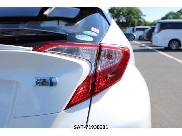 Toyota C-HR 2017-08 264067-10