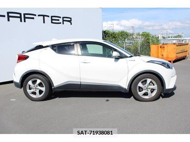 Toyota C-HR 2017-08 264067-6