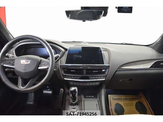 Cadillac CT5 2023-08 215637-4